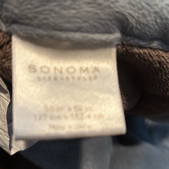 Sonoma faux mink feel light blue throw blanket with mink brown lining - Picture 3 of 4